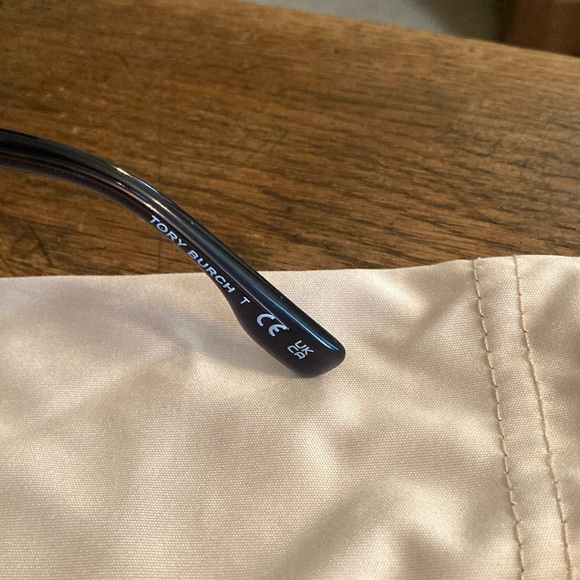 Tory Burch Transparent Blue Sunglasses Full Inclusion with Dustbag & Case NWOT - Picture 4 of 10